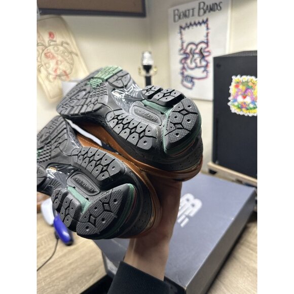 New Balance 2002R Brown Hiking Pack Size 8 M2002RWM Brand New Damaged Box - Picture 6 of 8